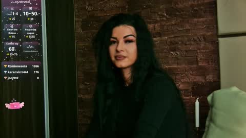 Emily online show from December 9, 11:04 am