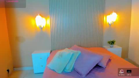 Snapshot of emilyevans7 chatting on November 23, 7:35 pm EMILY online show from November 23, 7:35 pm