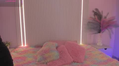 Snapshot of emilyevans7 chatting on November 30, 7:40 pm EMILY online show from November 30, 7:40 pm