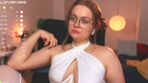 Emily  online show from December 21, 3:53 pm