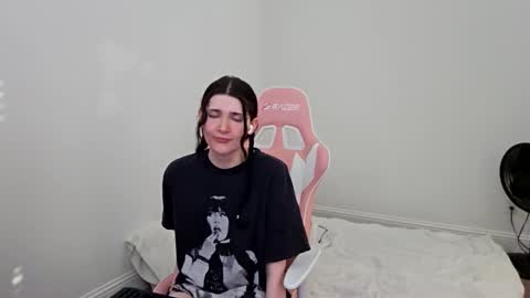 emilyfox5 online show from September 30, 11:10 pm