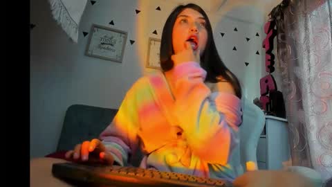 Emily Jang online show from November 14, 4:28 pm