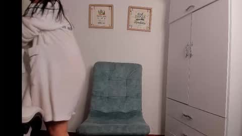 Emily Jang online show from November 23, 3:01 pm