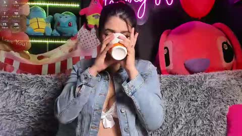 Emily Jhonson online show from February 22, 1:35 pm