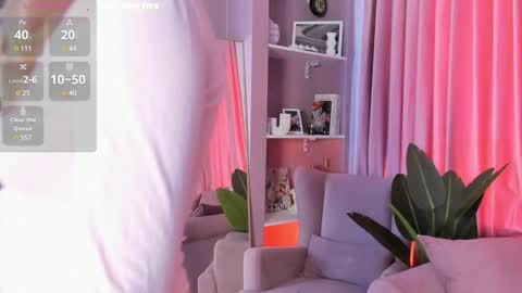 Snapshot of emilyrighter chatting on December 7, 11:40 am Hey i am Emily am - pm online show from December 7, 11:40 am