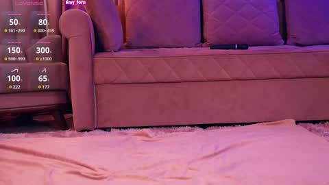 Snapshot of emilyrighter chatting on March 1, 11:17 am Hey i am Emily am - pm online show from March 1, 11:17 am