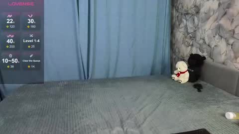 Emily Robbie online show from December 13, 4:05 pm