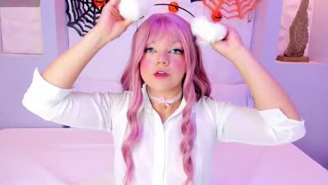 EMILY online show from October 17, 7:16 pm