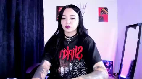 Snapshot of emilyrymer chatting on September 27, 8:03 pm Emily Support me to have 100 likes plx online show from September 27, 8:03 pm