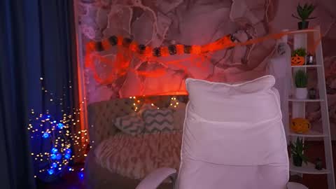  MY NAME IS Emily WELCOME EVERYONE I WILL BE HAPPY TO GIVE YOU WHAT YOU HAVE DREAMED OF FOR SO LONG online show from October 29, 7:10 am