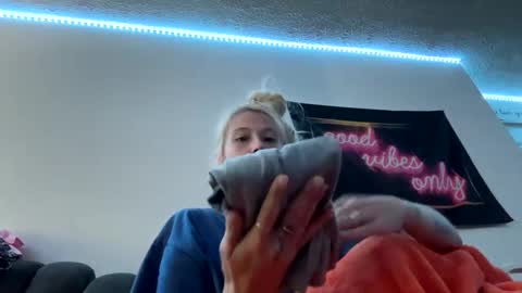 emilywarren296 online show from September 13, 4:07 pm