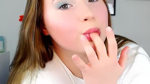 Emily online show from December 11, 11:10 pm