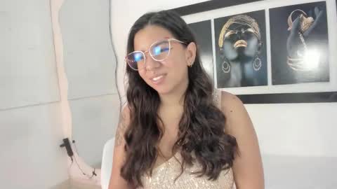 emilyy_cooperr online show from September 27, 12:21 pm