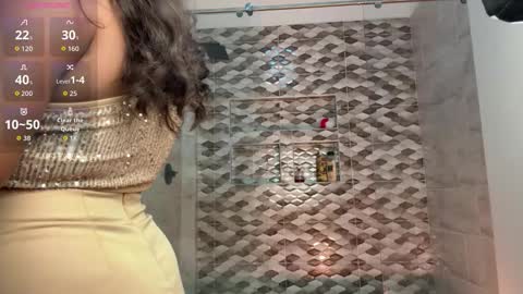 emilyy_cooperr online show from November 1, 12:18 pm