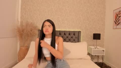 emma  online show from February 25, 8:30 pm