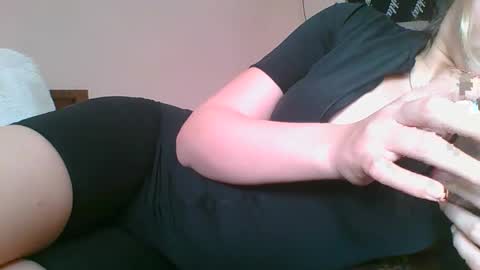 Snapshot of emma_991 chatting on December 27, 7:29 am emma_991 online show from December 27, 7:29 am