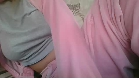 Snapshot of emma_991 chatting on October 10, 9:08 am emma_991 online show from October 10, 9:08 am