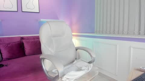 emma__walkerr_ online show from January 27, 10:16 pm