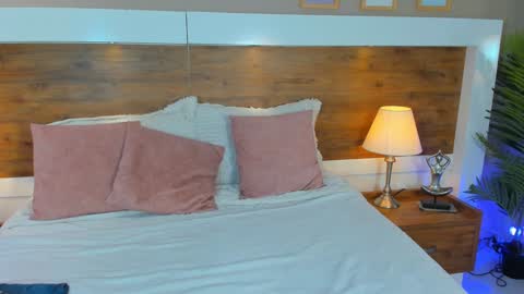 Snapshot of emma_bakker_ chatting on January 16, 5:44 pm Emma online show from January 16, 5:44 pm