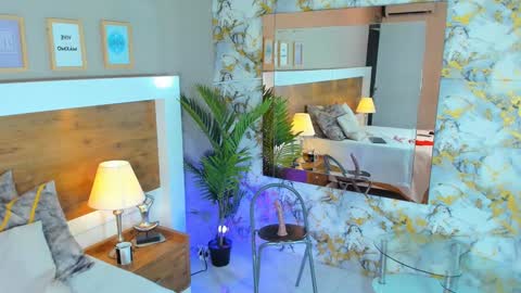 Snapshot of emma_bakker_ chatting on February 3, 1:08 pm Emma online show from February 3, 1:08 pm