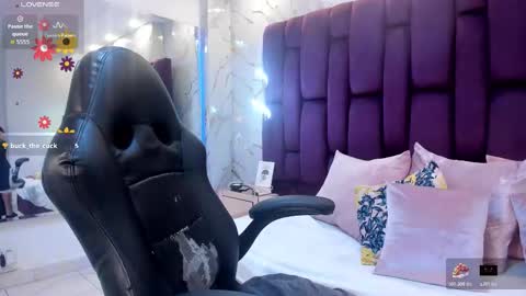 Snapshot of emma_carterr1 chatting on October 22, 5:24 pm pau online show from October 22, 5:24 pm