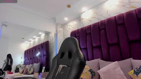 Snapshot of emma_carterr1 chatting on November 23, 3:01 pm pau online show from November 23, 3:01 pm