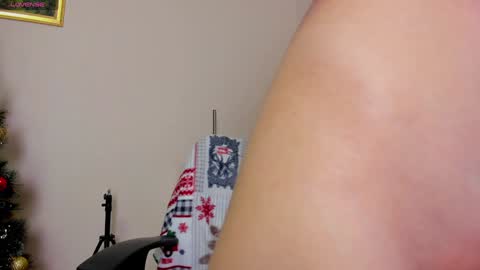 Snapshot of emma_clon chatting on January 2, 5:14 am Emma online show from January 2, 5:14 am