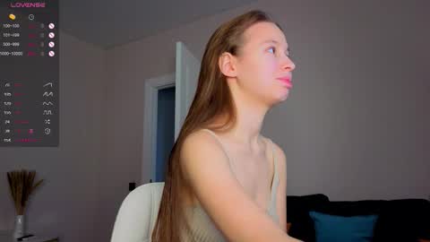 Snapshot of emma_clon chatting on September 13, 1:16 am Emma online show from September 13, 1:16 am