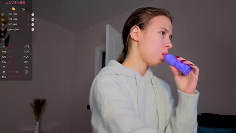 Snapshot of emma_clon chatting on September 29, 1:33 am Emma online show from September 29, 1:33 am