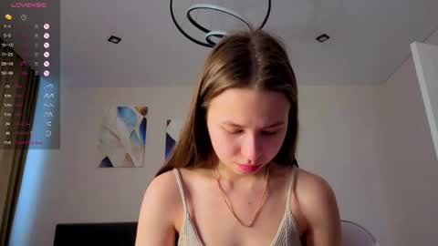 Snapshot of emma_clon chatting on November 9, 6:12 am Emma online show from November 9, 6:12 am