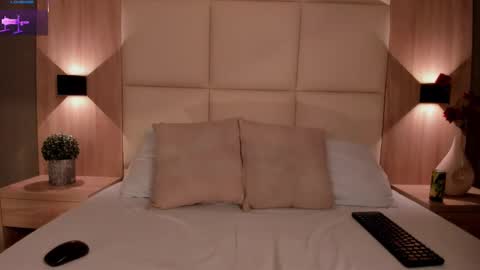 E M M A online show from November 15, 3:04 am