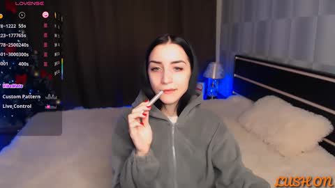 Snapshot of emma_jordan chatting on January 28, 1:16 pm Emma online show from January 28, 1:16 pm