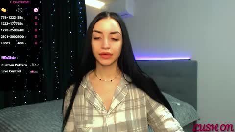 Snapshot of emma_jordan chatting on February 21, 10:39 am Emma online show from February 21, 10:39 am