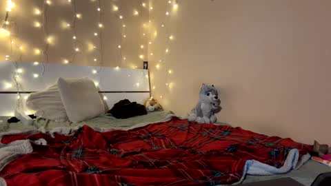 emma_just online show from February 28, 5:37 pm