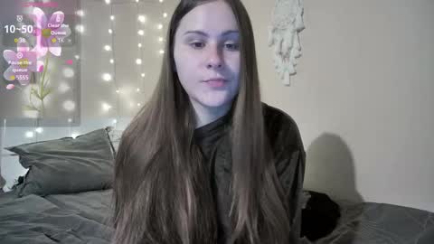 emma_just online show from September 28, 8:42 am