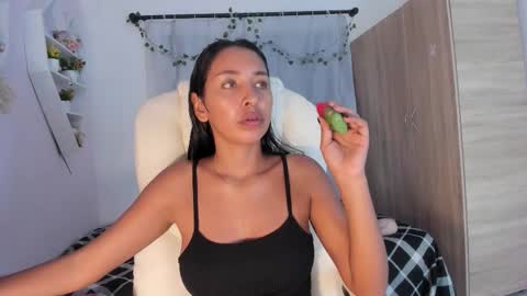 Emma online show from November 15, 7:10 pm