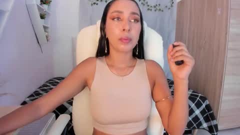 Emma online show from November 24, 8:08 pm