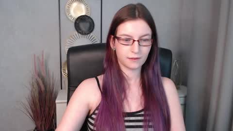 emma online show from December 7, 3:08 pm