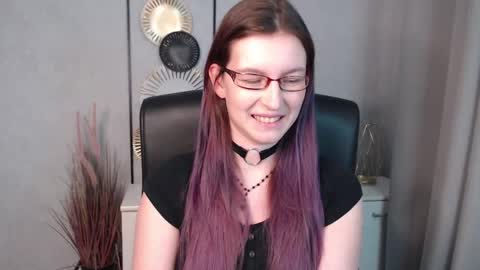 emma online show from December 10, 10:06 am