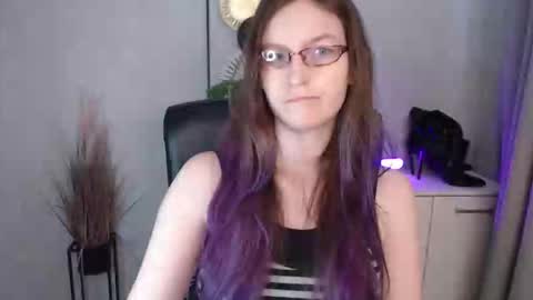 emma online show from November 15, 7:27 am