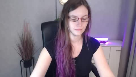 emma online show from December 1, 6:29 am