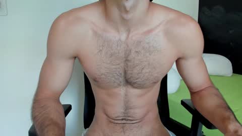 Snapshot of emma_muscle_ chatting on February 1, 12:26 pm emma online show from February 1, 12:26 pm