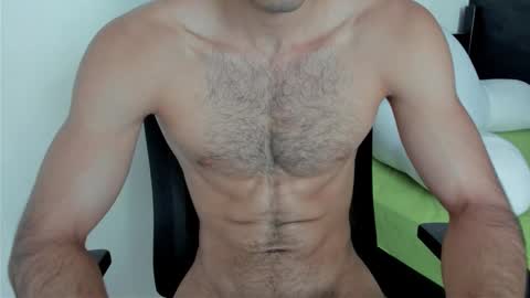 Snapshot of emma_muscle_ chatting on February 1, 10:34 pm emma online show from February 1, 10:34 pm