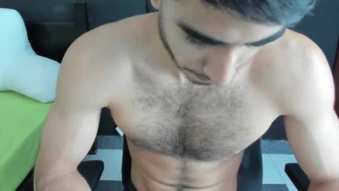 Snapshot of emma_muscle_ chatting on March 7, 2:12 pm emma online show from March 7, 2:12 pm