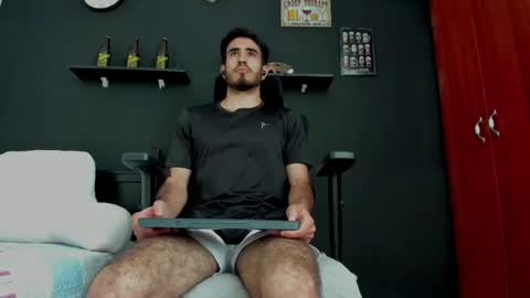 Snapshot of emma_muscle_ chatting on September 17, 3:57 pm emma online show from September 17, 3:57 pm