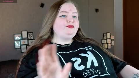 Snapshot of emma_razoom chatting on October 20, 5:46 pm Emma Razumovskaya online show from October 20, 5:46 pm