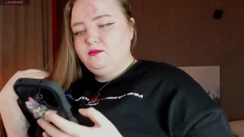 Snapshot of emma_razoom chatting on November 3, 7:09 am Emma Razumovskaya online show from November 3, 7:09 am