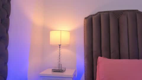 Snapshot of emma_torres__ chatting on December 23, 3:44 pm Ema online show from December 23, 3:44 pm