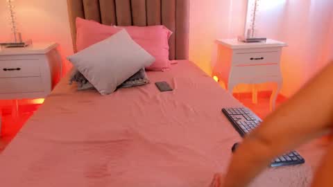 Snapshot of emma_torres__ chatting on January 19, 5:18 pm Ema online show from January 19, 5:18 pm