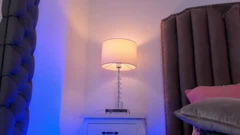 Snapshot of emma_torres__ chatting on March 2, 3:05 pm Ema online show from March 2, 3:05 pm